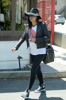 naya-rivera-out-for-lunch-in-silver-lake 3